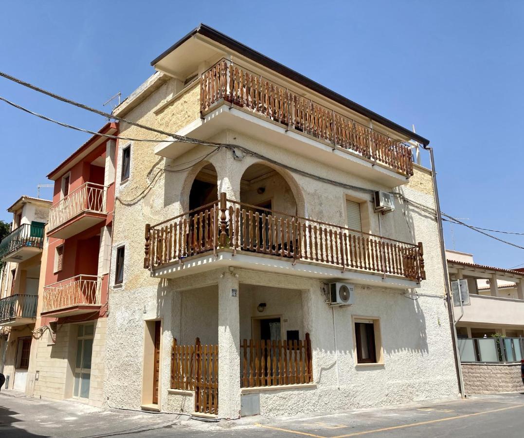 Noemi Holiday House Agnone Bagni Exteriör bild