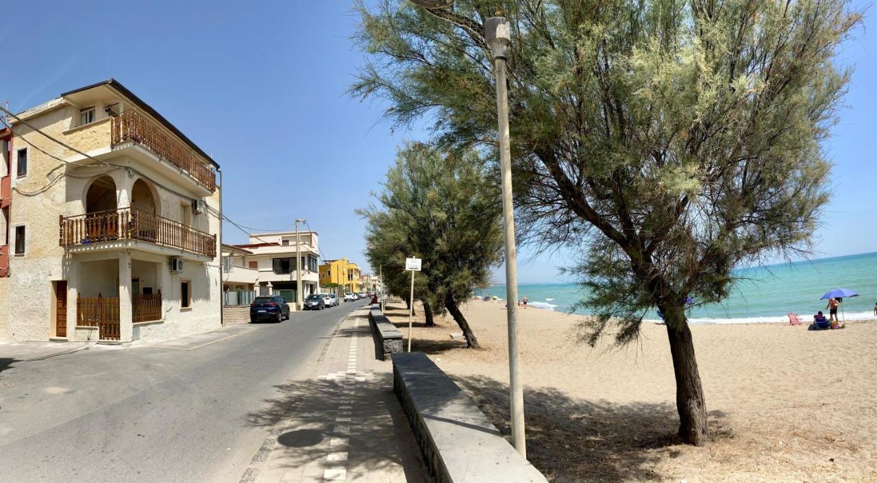 Noemi Holiday House Agnone Bagni Exteriör bild