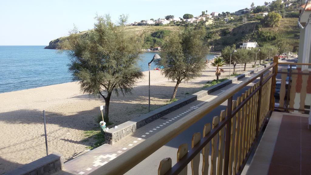 Noemi Holiday House Agnone Bagni Exteriör bild